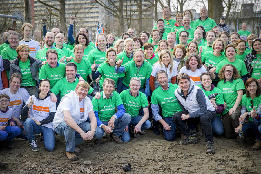 Drechtse ondernemers, samen met Koning Willem-Alexander en Koningin Máxima, tijdens NLdoet in Drechtsteden